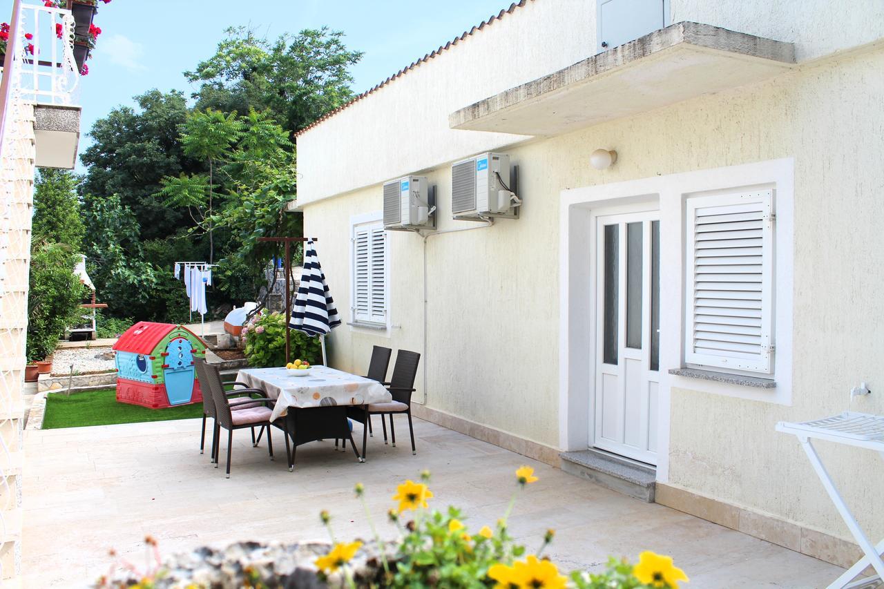 Apartment Maja Krk Town Extérieur photo